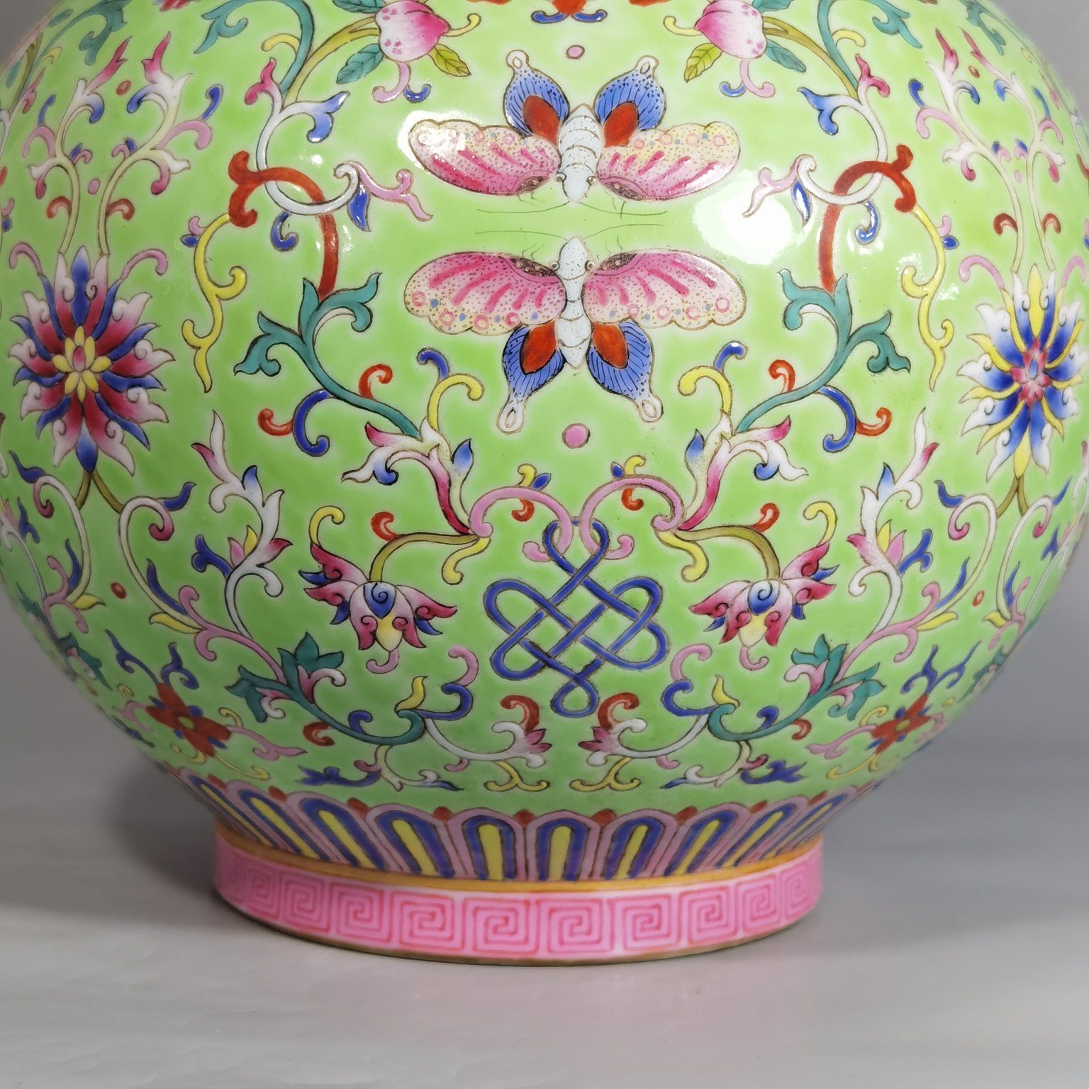 Qing Dynasty Jiaqing style okra green land pastel blessing and longevity entwining lotus pattern vase