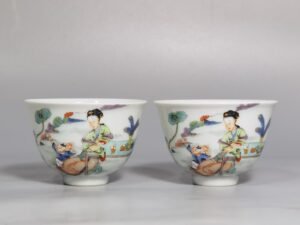 Qing Dynasty Kangxi Five-Colored Goddess Cup