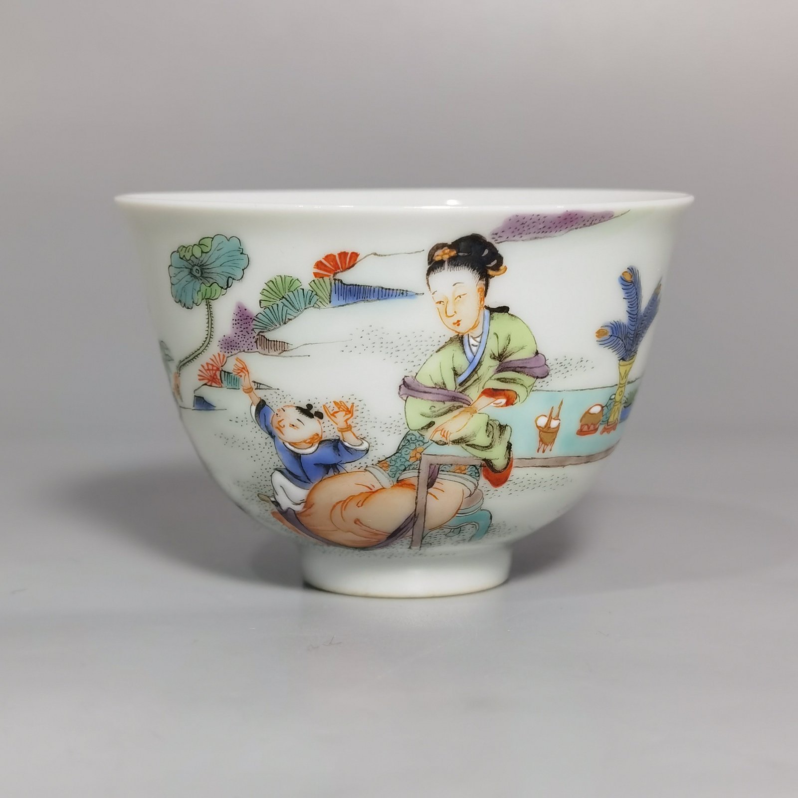 Qing Dynasty Kangxi Five-Colored Goddess Cup