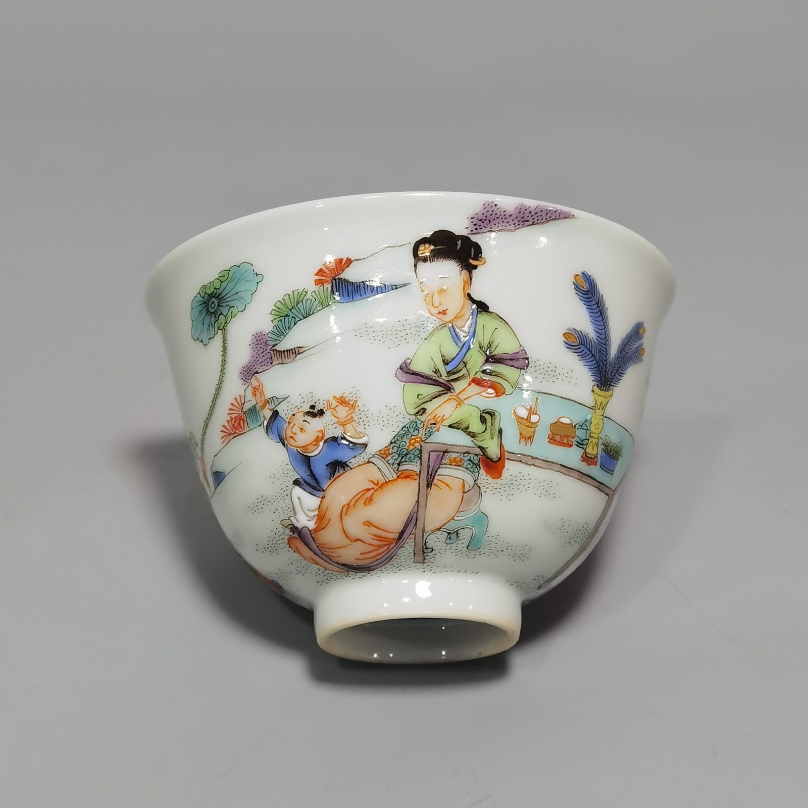 Qing Dynasty Kangxi Five-Colored Goddess Cup