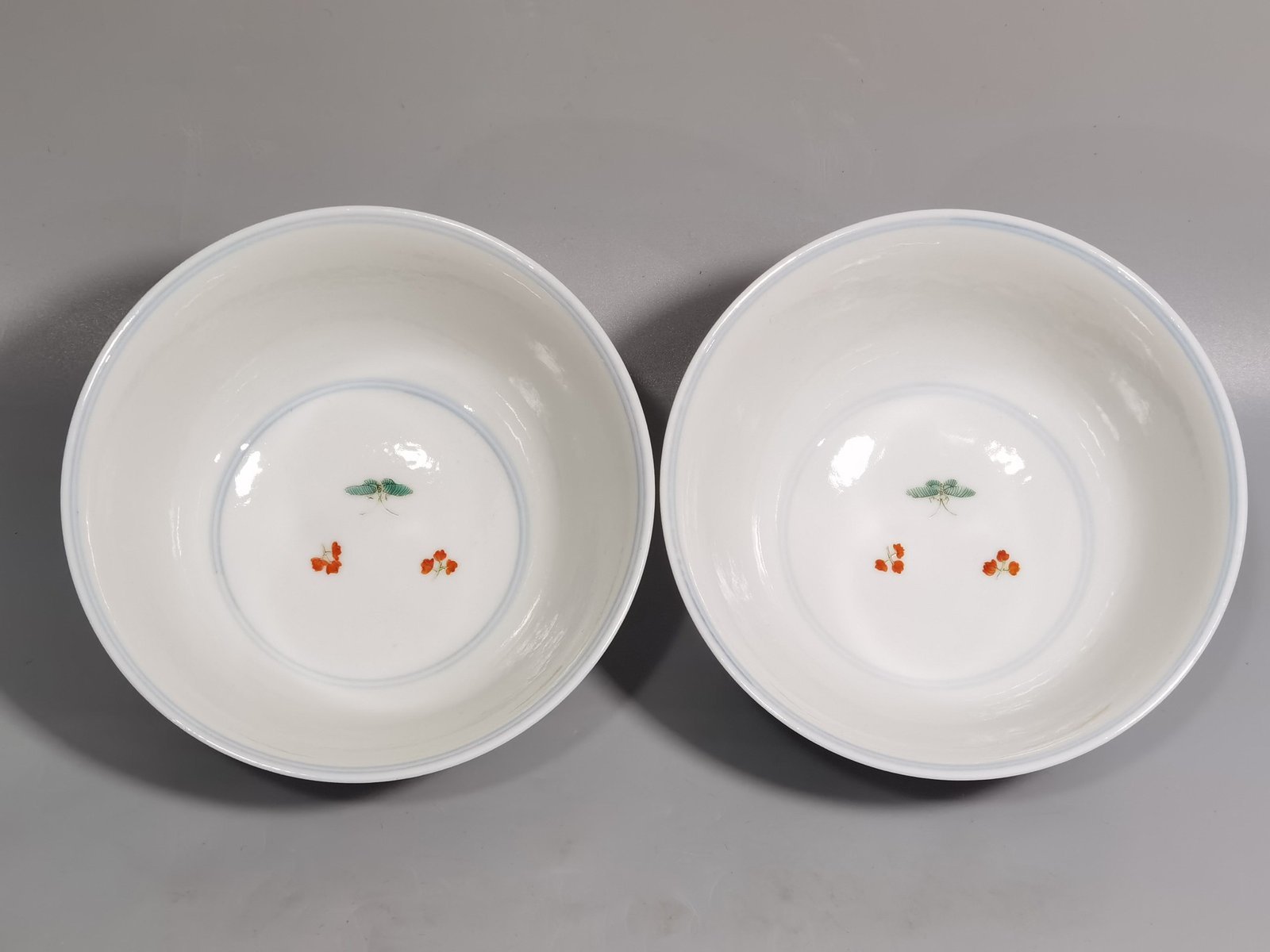 Qing Dynasty Kangxi pair of colorful mandarin duck lotus and kingfisher bowls