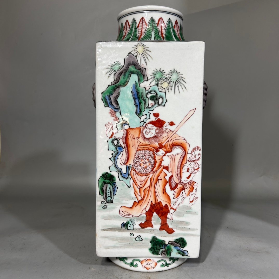 Qing Dynasty Kangxi colorful figure square inlay vase