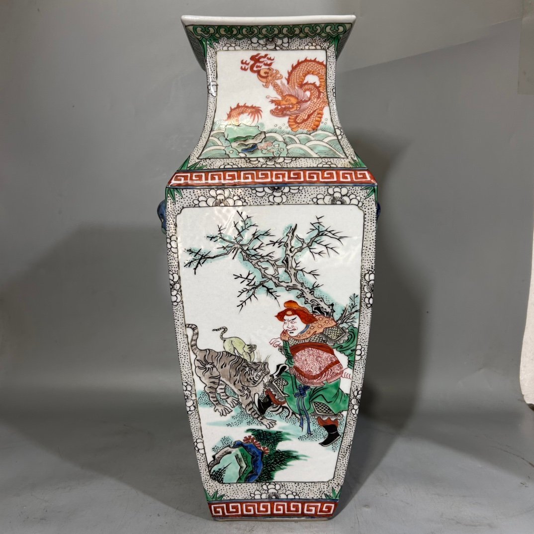 Qing Dynasty Kangxi colorful figure square inlay vase