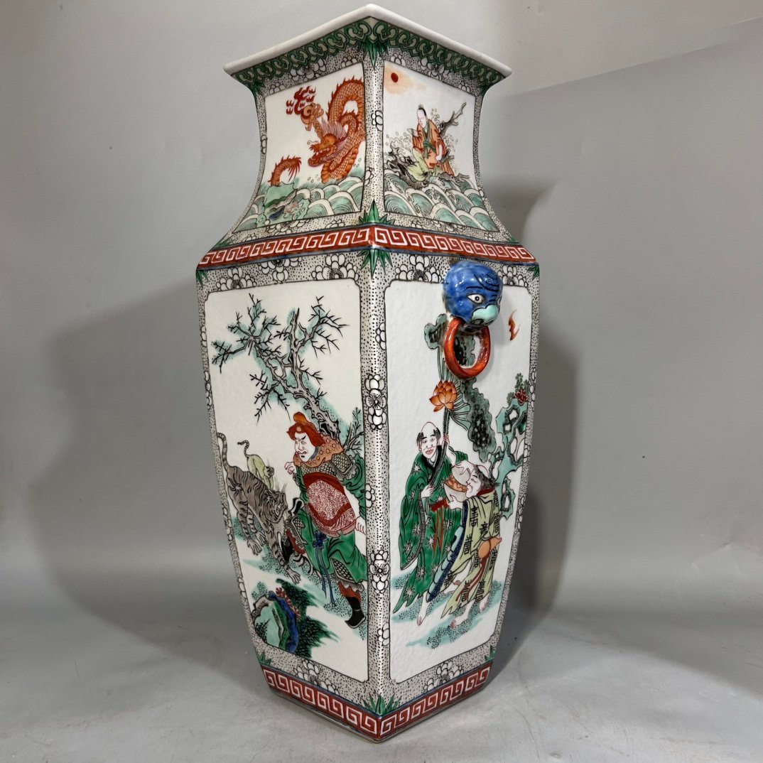 Qing Dynasty Kangxi colorful figure square inlay vase