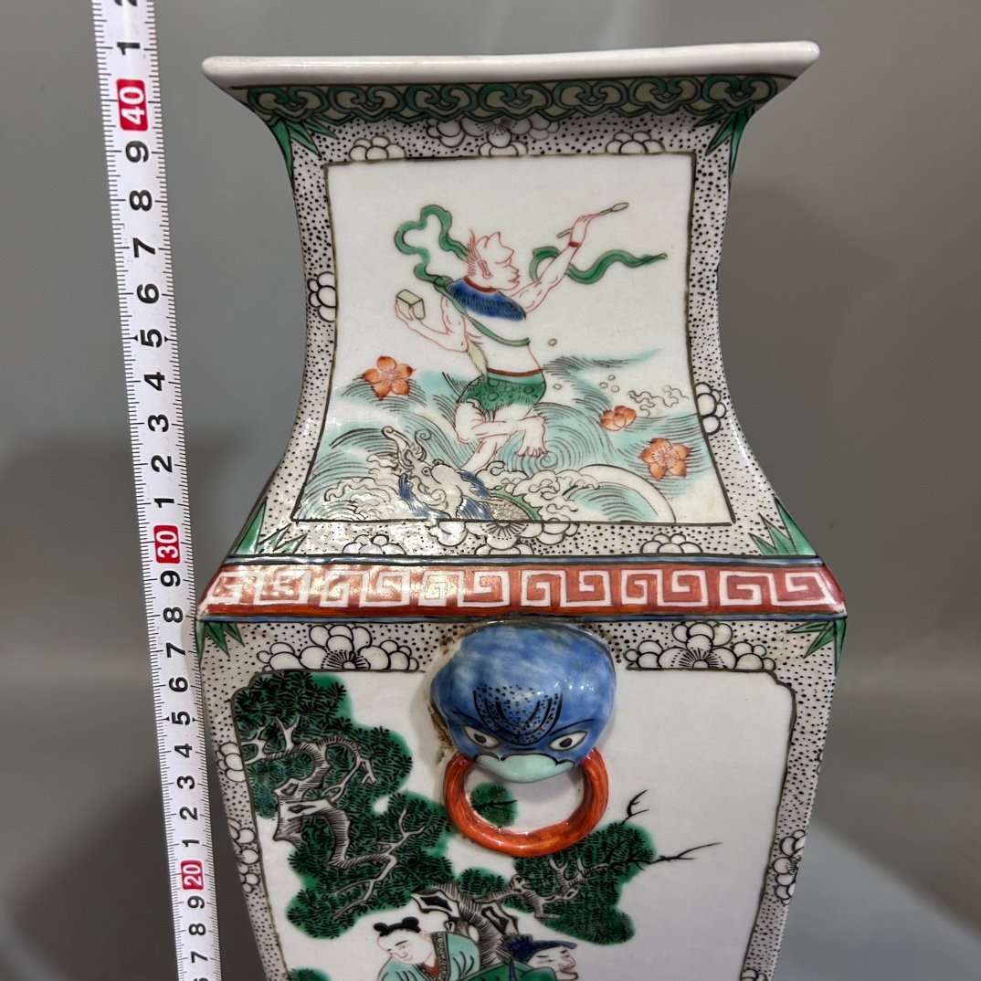 Qing Dynasty Kangxi colorful figure square inlay vase