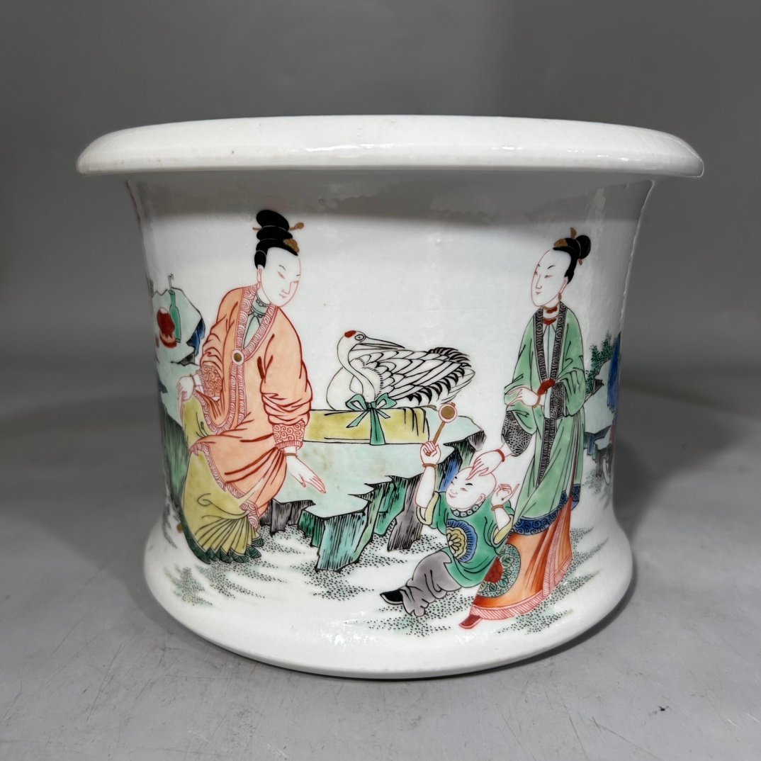 Qing Dynasty Kangxi colorful figure Pot