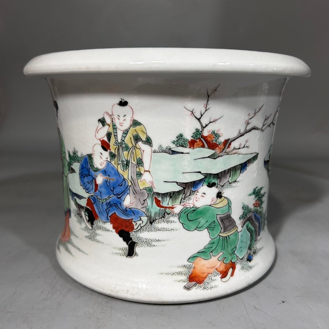 Qing Dynasty Kangxi colorful figure Pot