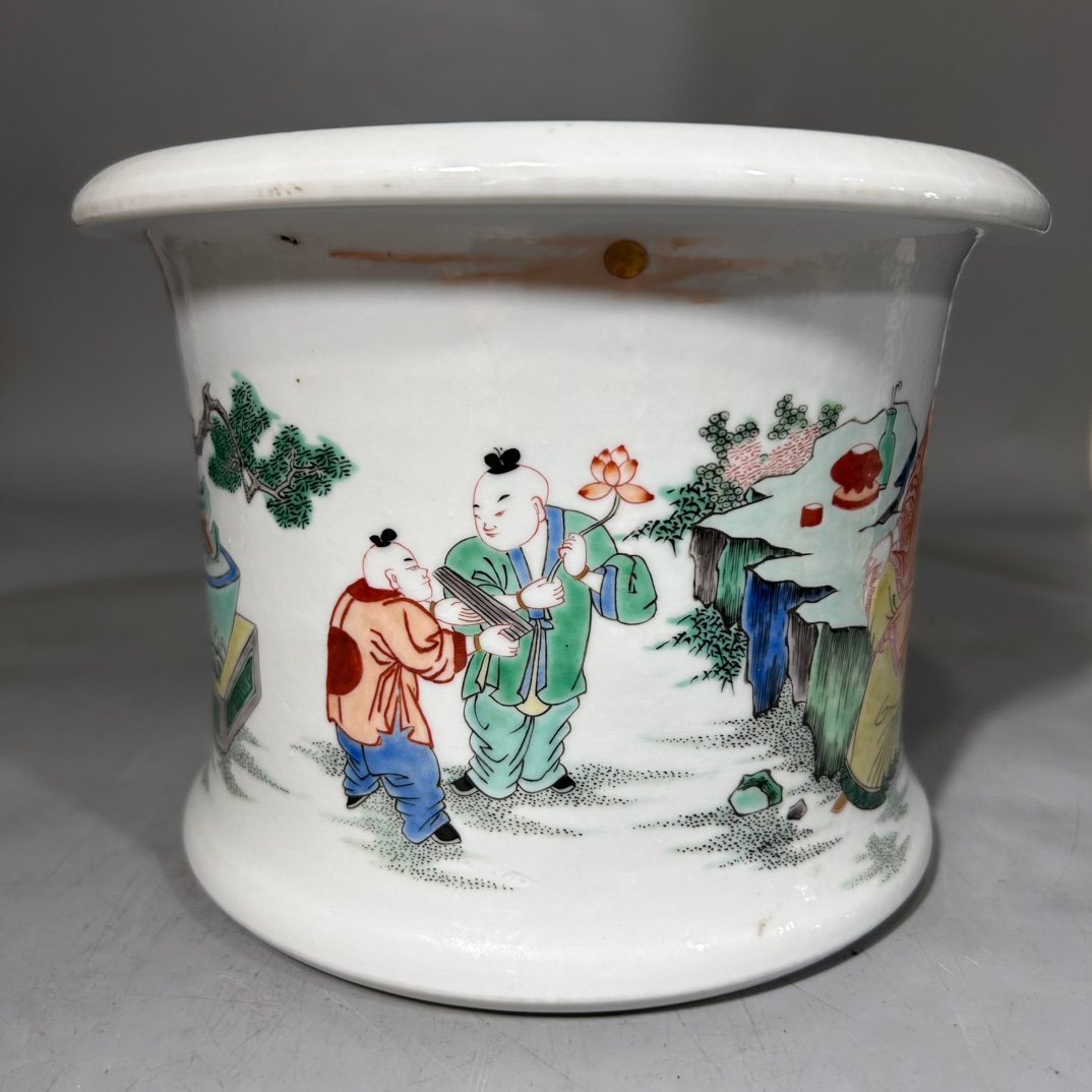 Qing Dynasty Kangxi colorful figure Pot
