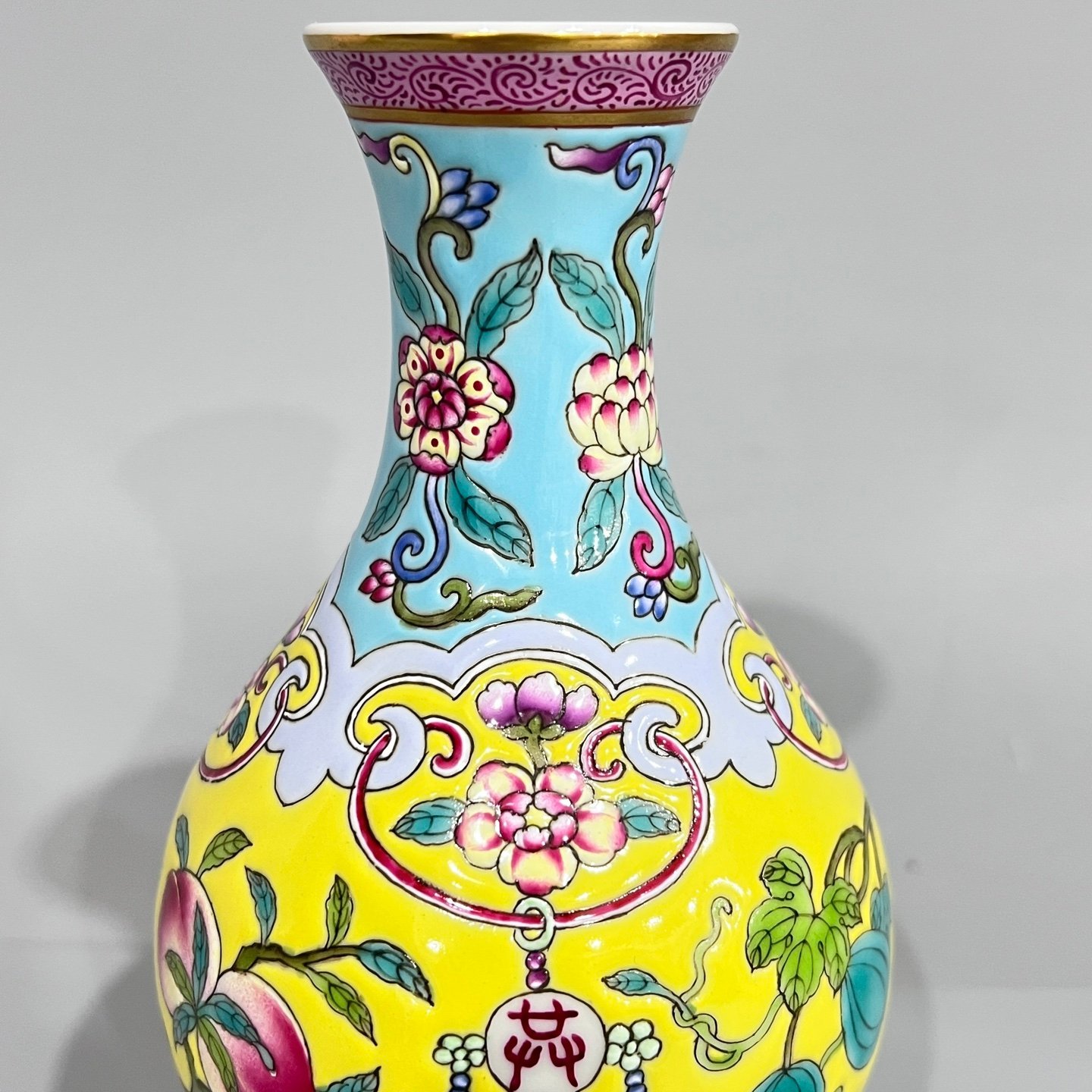 Qing Dynasty Emperor Kangxi Three enamel bottles with flowers.