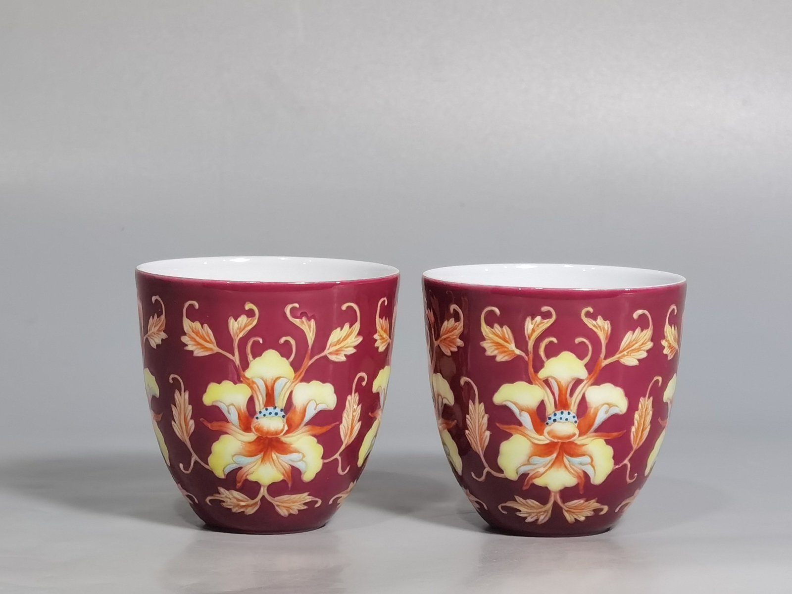 Qing Dynasty Kangxi pair of enamel and rouge flower cups