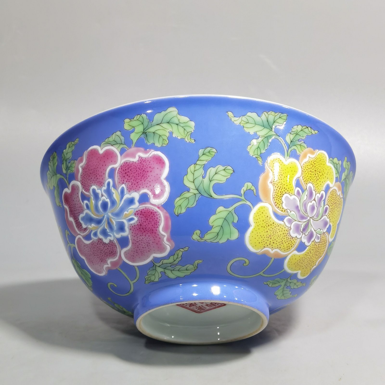 Qing Dynasty Kangxi pair of enamel and blue flower palace bowls