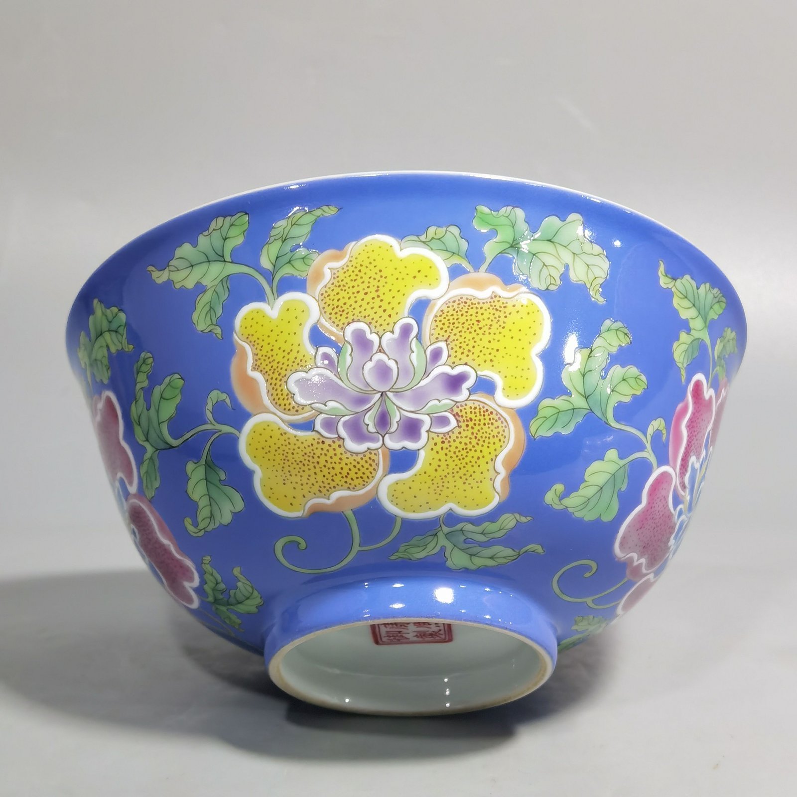 Qing Dynasty Kangxi pair of enamel and blue flower palace bowls