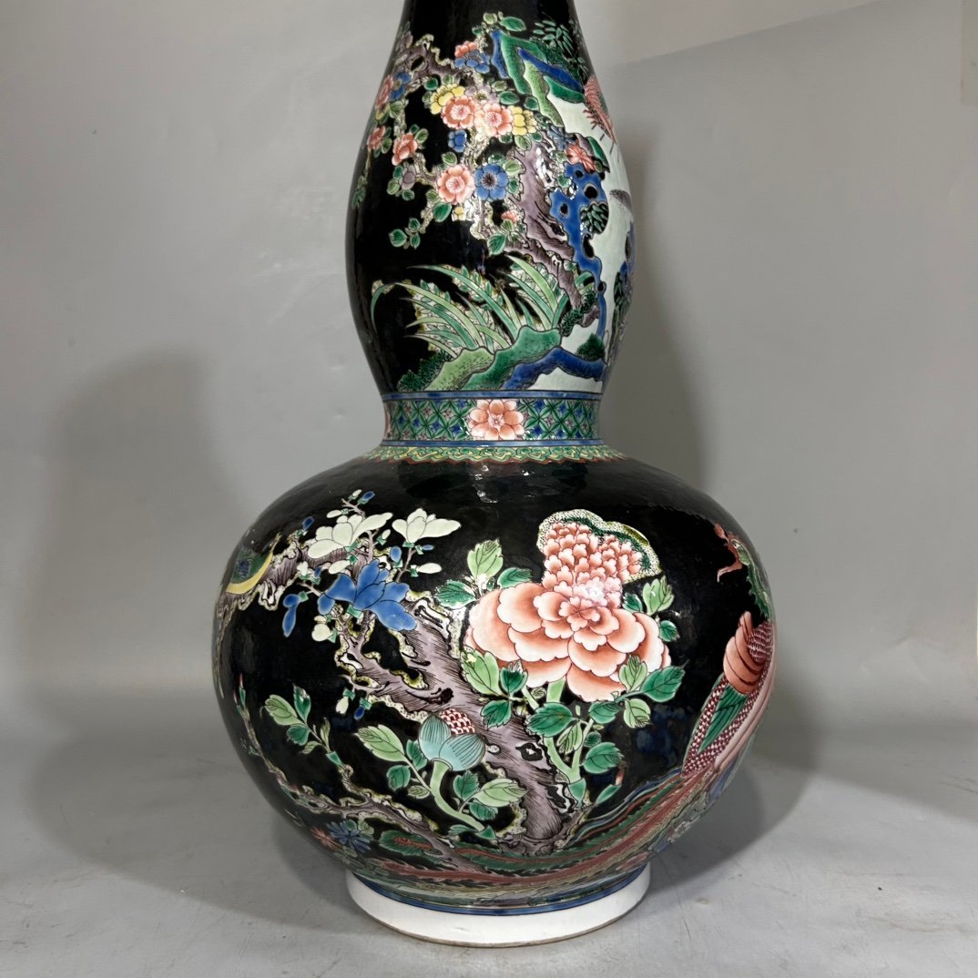 Qing Dynasty Kangxi Black Ground Colorful Phoenix and Peony Gourd Vase