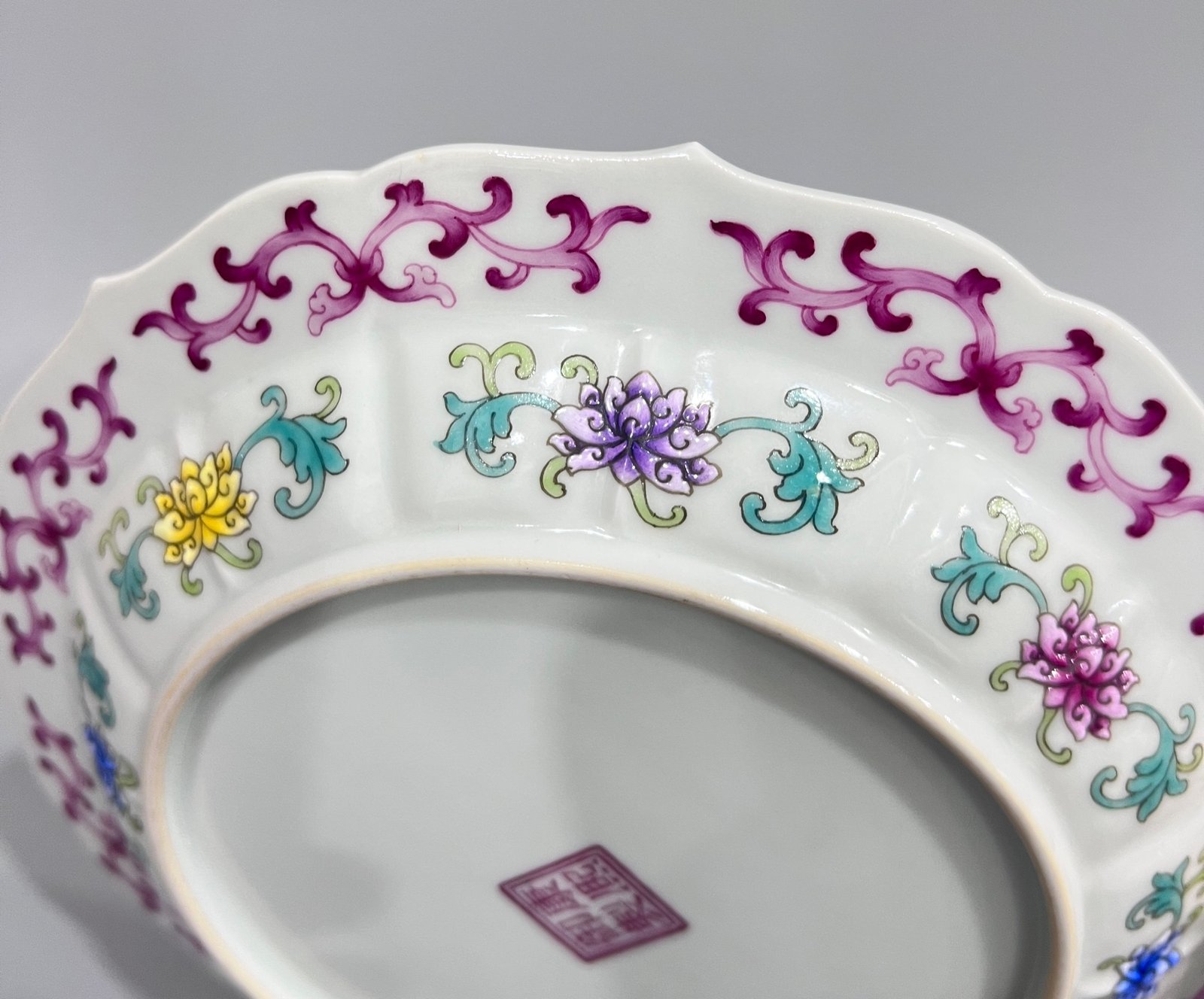 Qing Dynasty Kangxi Enamel flower lotus style plate