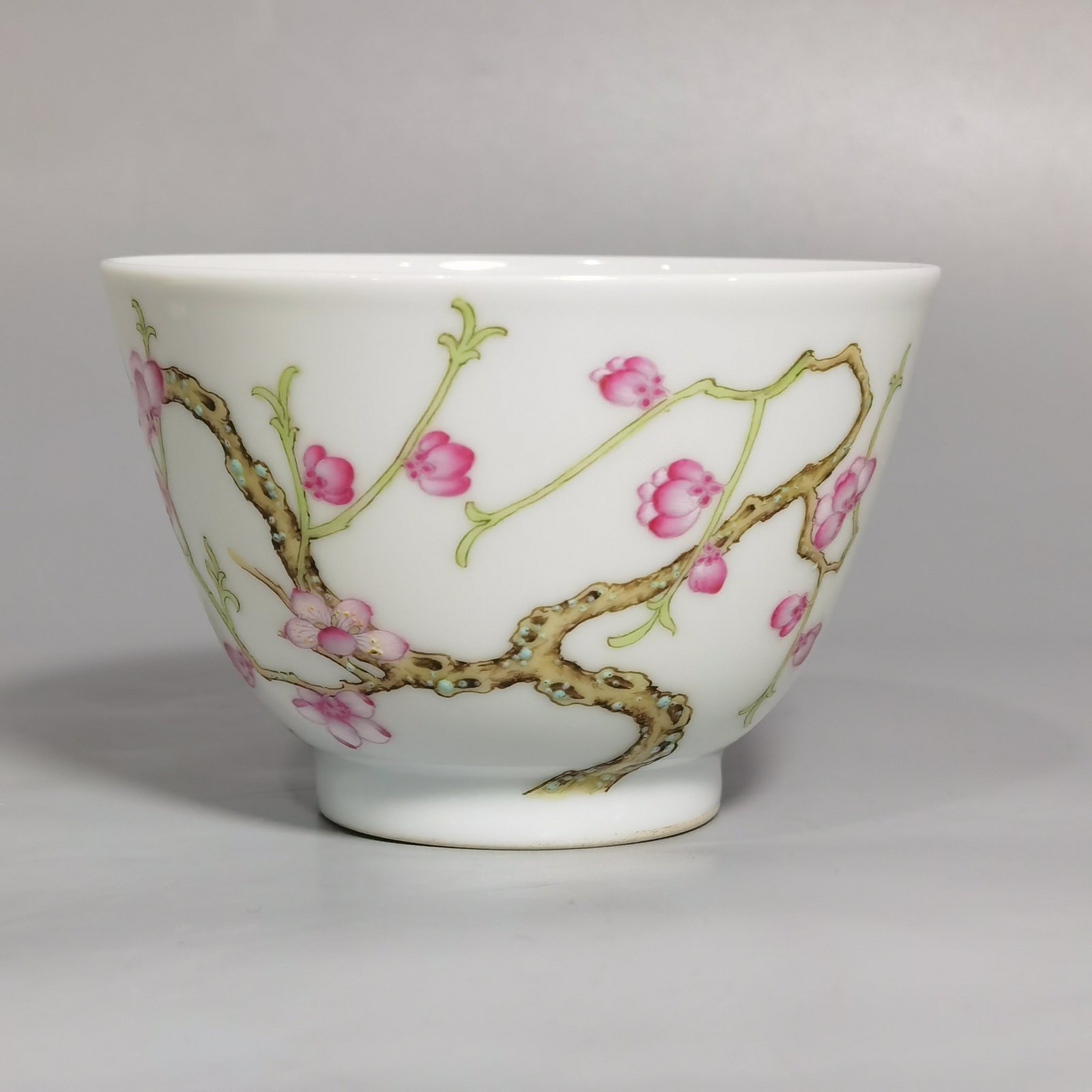 Qing Dynasty Daoguang Gengchengxing Youhengtang a pair of pastel plum blossom cups