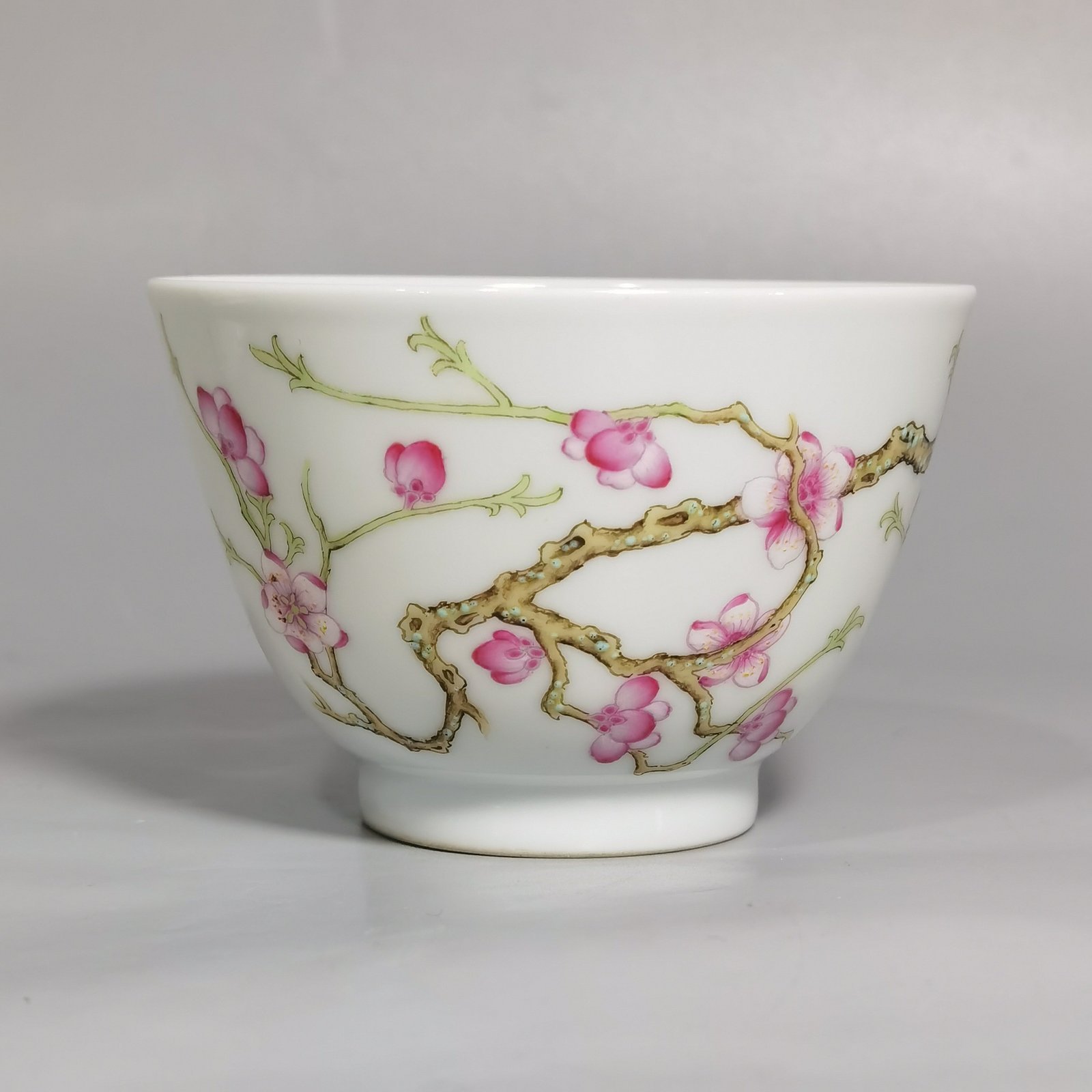 Qing Dynasty Daoguang Gengchengxing Youhengtang a pair of pastel plum blossom cups