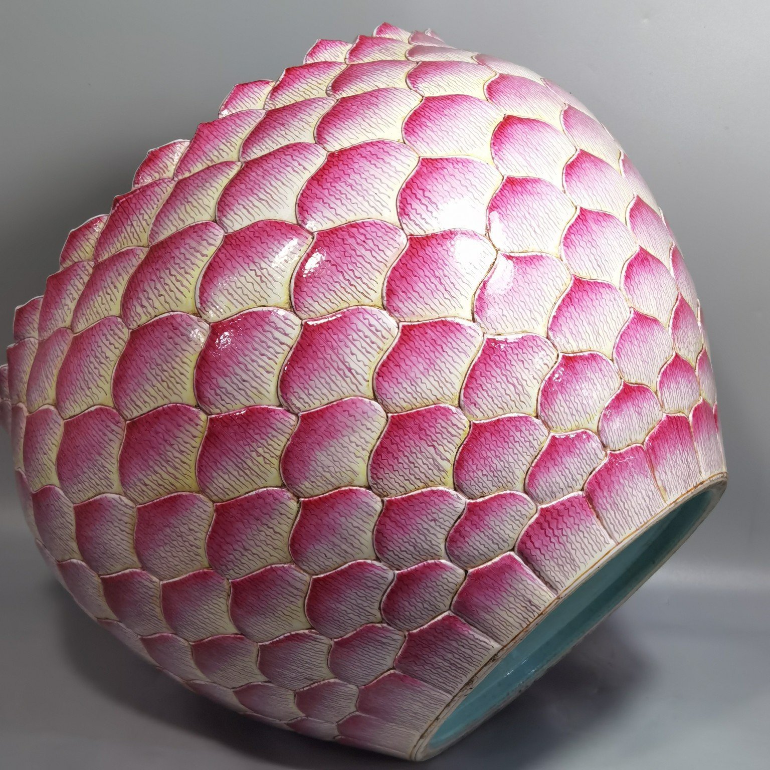 Qing Dynasty Daoguang Pastel Lotus Kuikou Urn pot
