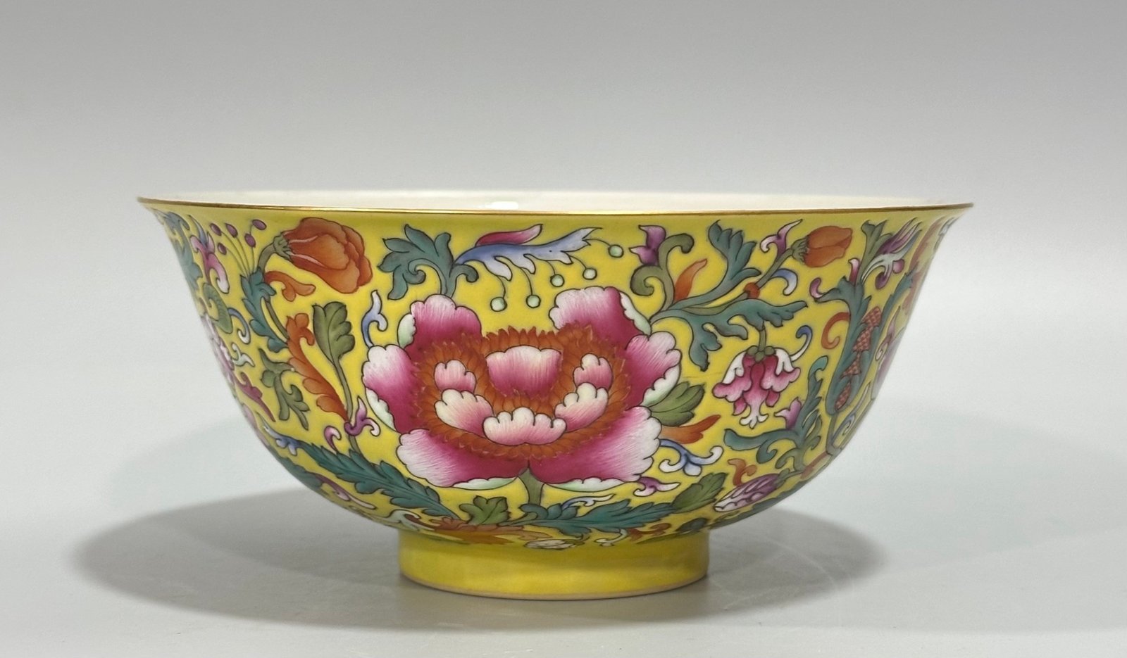 Qing Dynasty Daoguang Enamel lemon yellow bowl with four seasons