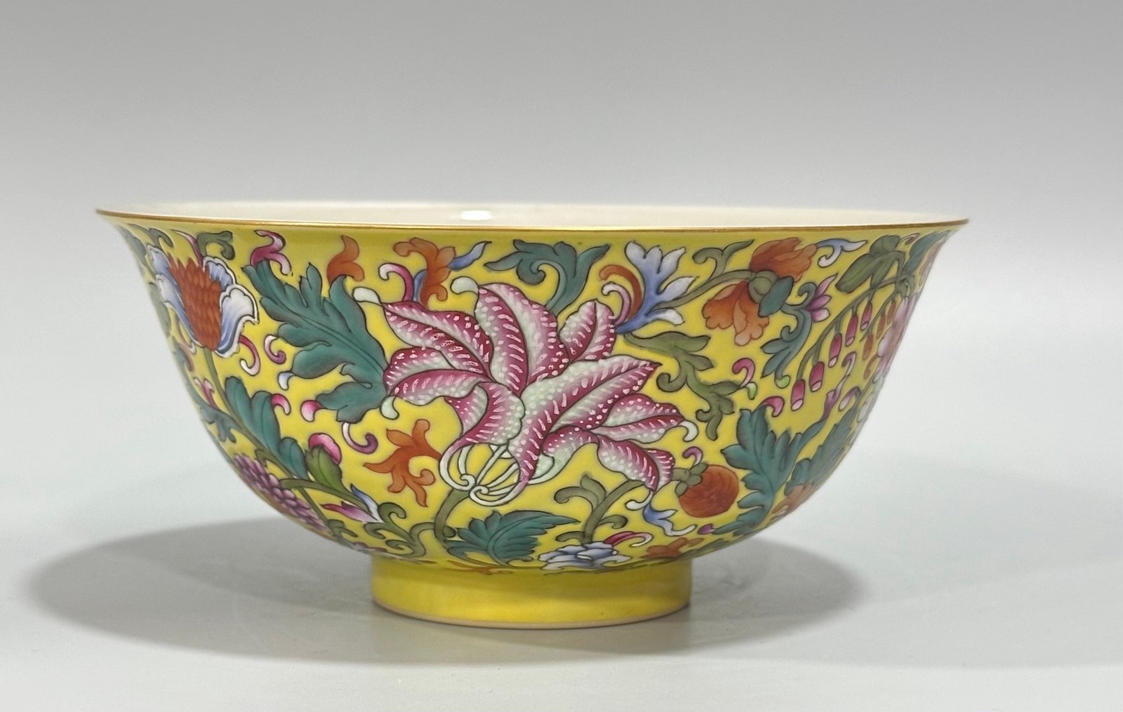 Qing Dynasty Daoguang Enamel lemon yellow bowl with four seasons