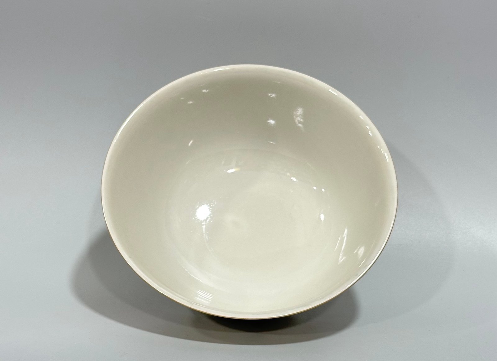 Qing Dynasty Daoguang Enamel lemon yellow bowl with four seasons