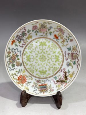 Qing Dynasty Daoguang pastel wrapped eight-treasure plate