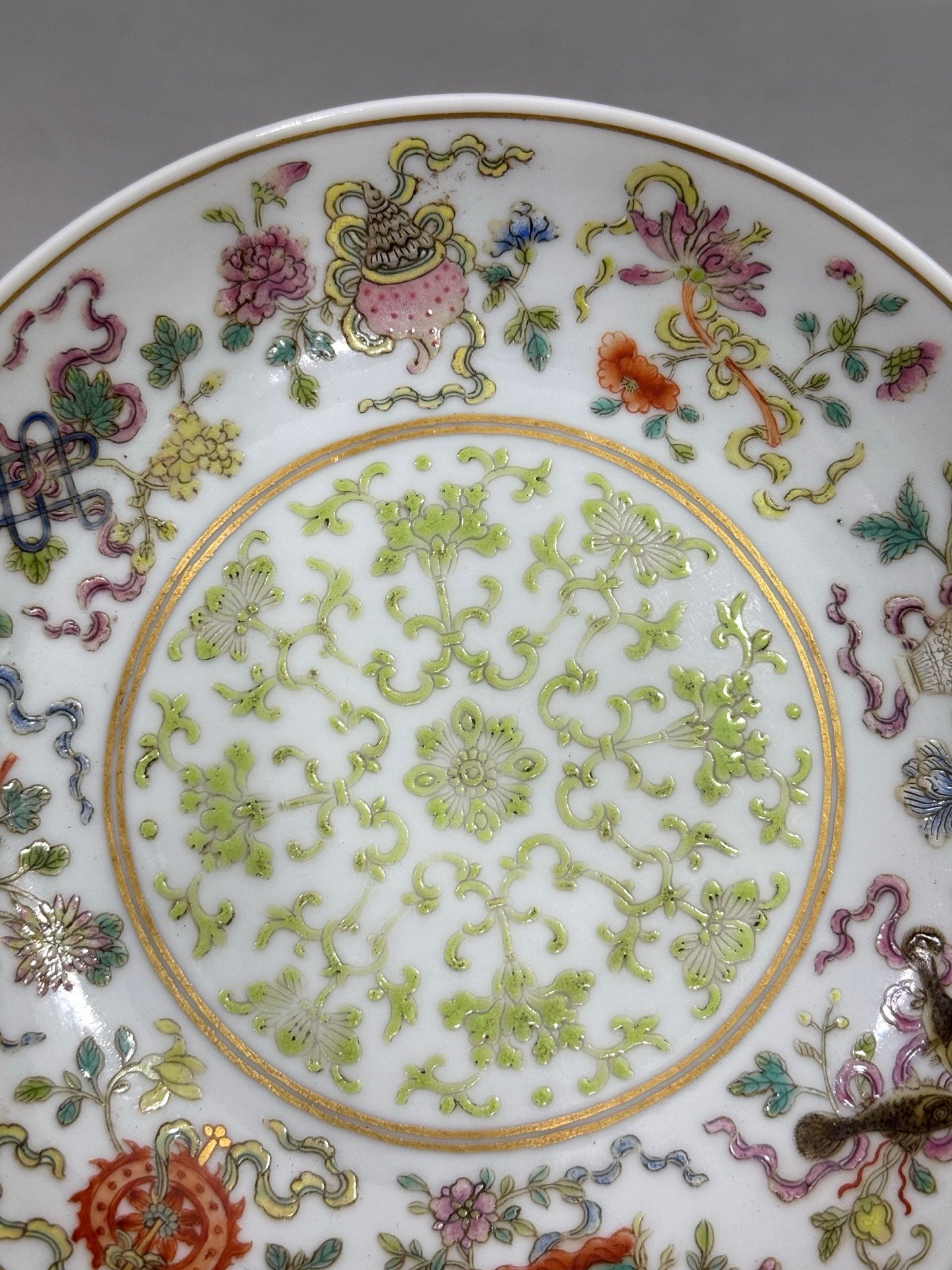 Qing Dynasty Daoguang pastel wrapped eight-treasure plate