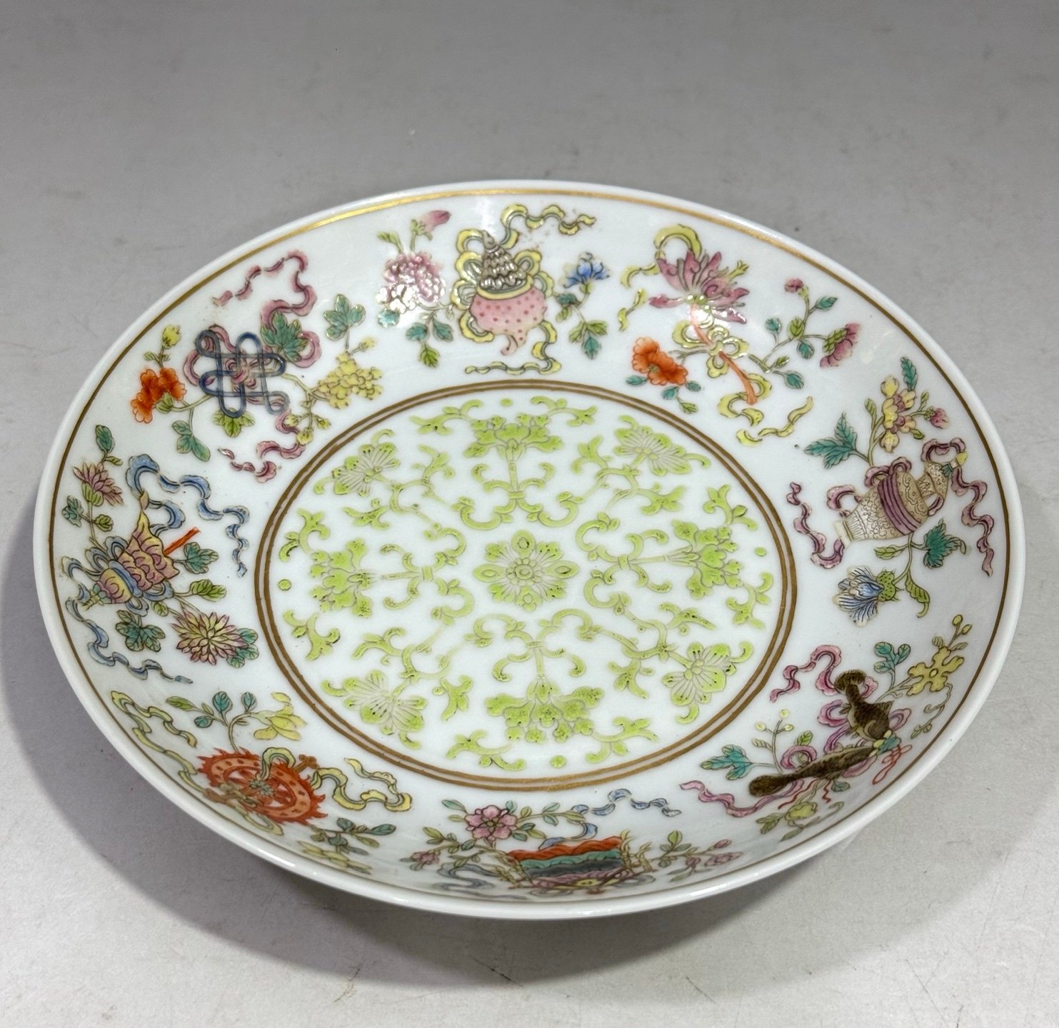Qing Dynasty Daoguang pastel wrapped eight-treasure plate
