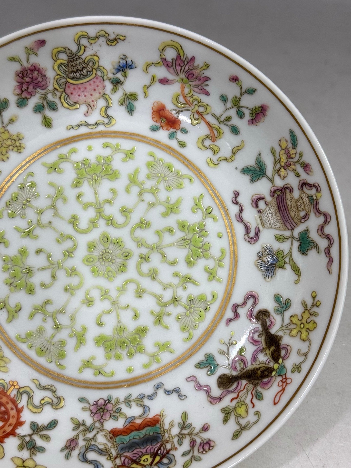 Qing Dynasty Daoguang pastel wrapped eight-treasure plate