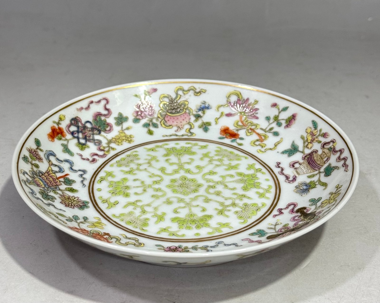 Qing Dynasty Daoguang pastel wrapped eight-treasure plate