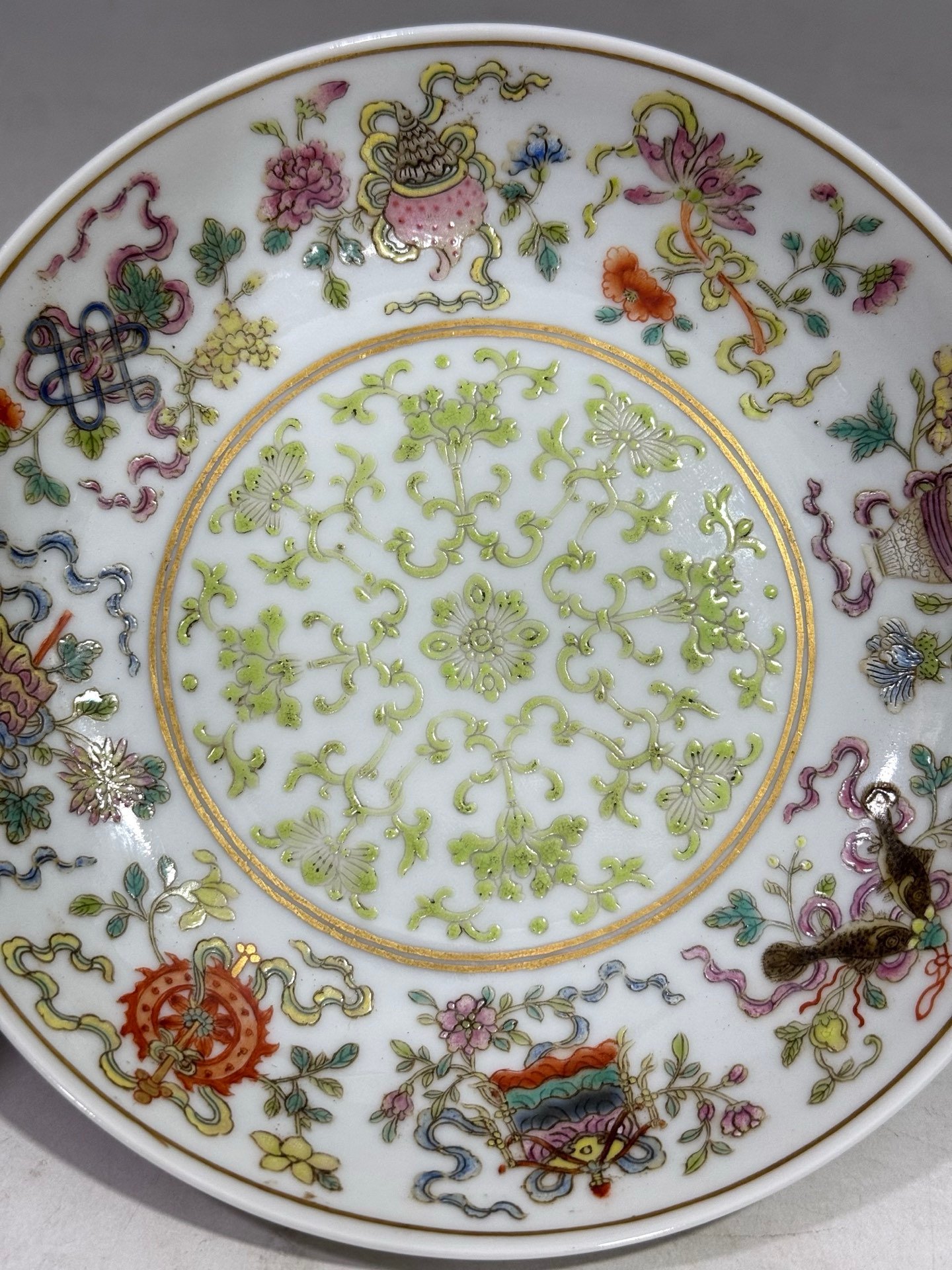 Qing Dynasty Daoguang pastel wrapped eight-treasure plate