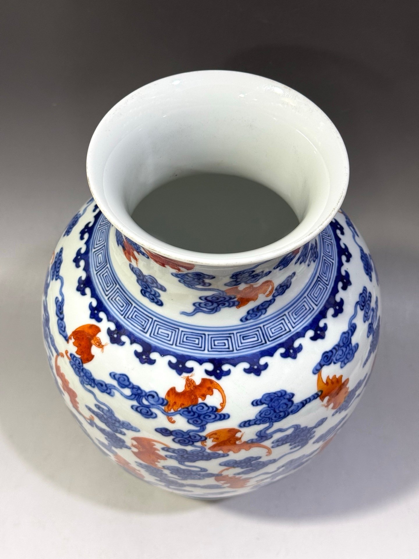 Qing Dynasty Daoguang blue and white alum red Hongfu Qitian vase