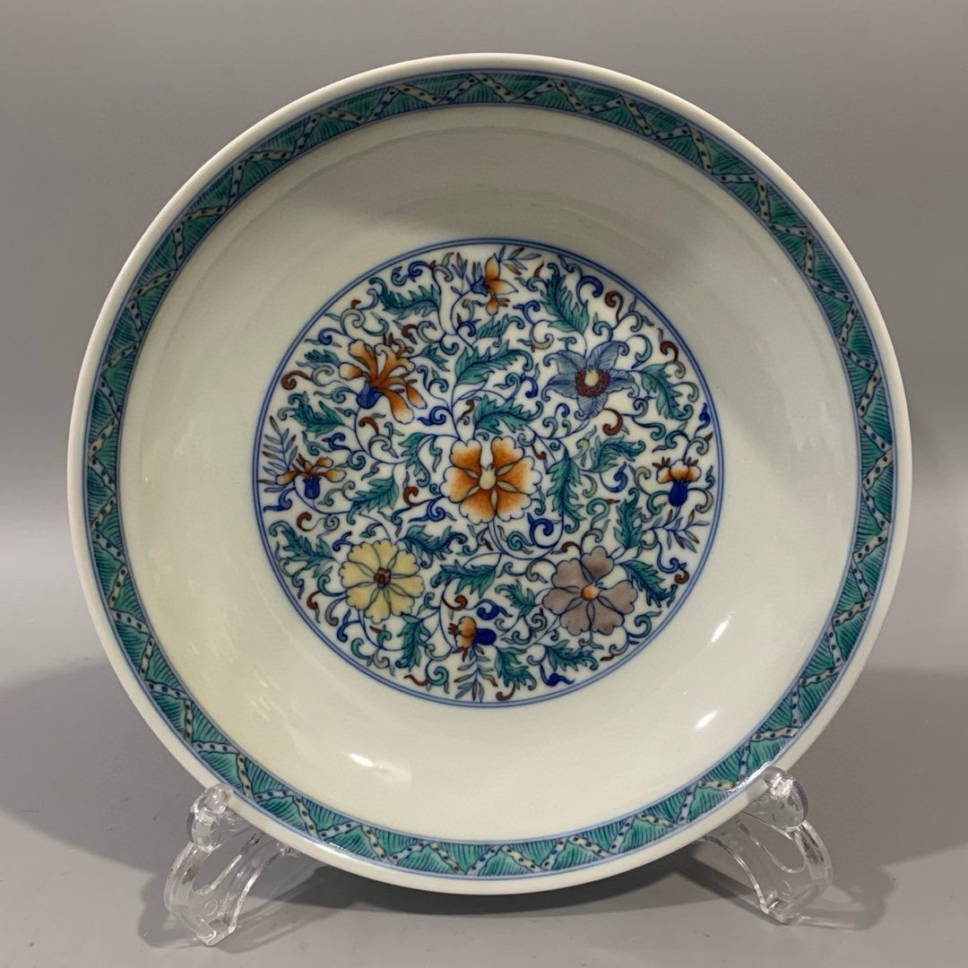 Qing Dynasty Daoguang blue and white lotus plate with intertwining branches