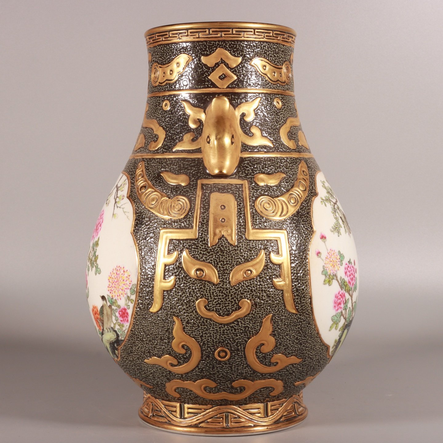 Qing Dynasty Qianlong enamel color black gold glaze gold-painted window flowers birds and deer ears