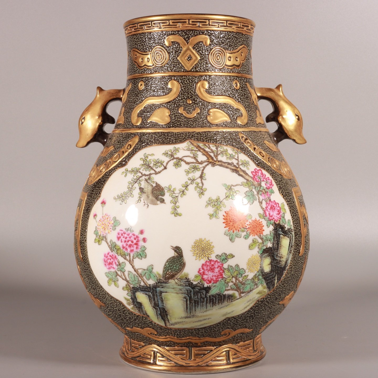 Qing Dynasty Qianlong enamel color black gold glaze gold-painted window flowers birds and deer ears