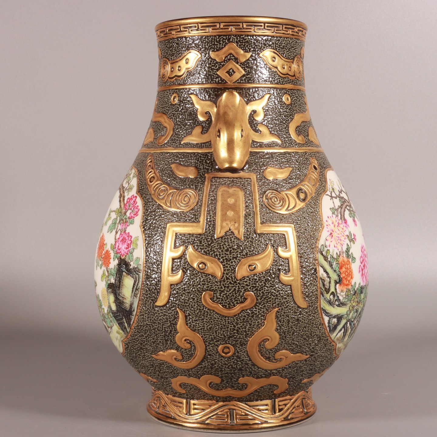 Qing Dynasty Qianlong enamel color black gold glaze gold-painted window flowers birds and deer ears