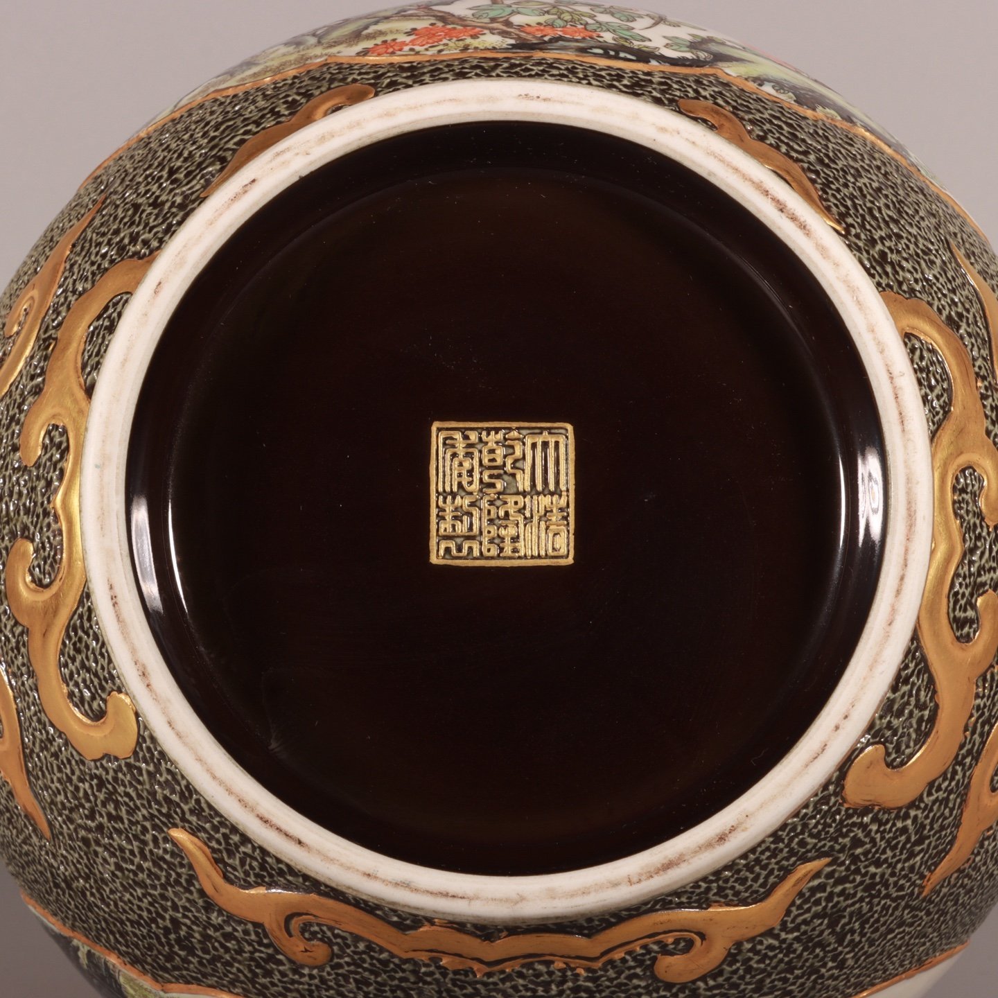 Qing Dynasty Qianlong enamel color black gold glaze gold-painted window flowers birds and deer ears