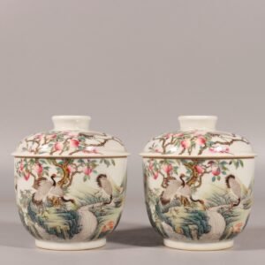 Qing Dynasty Yongzheng Pastel colored crane longevity and longevity covered jar