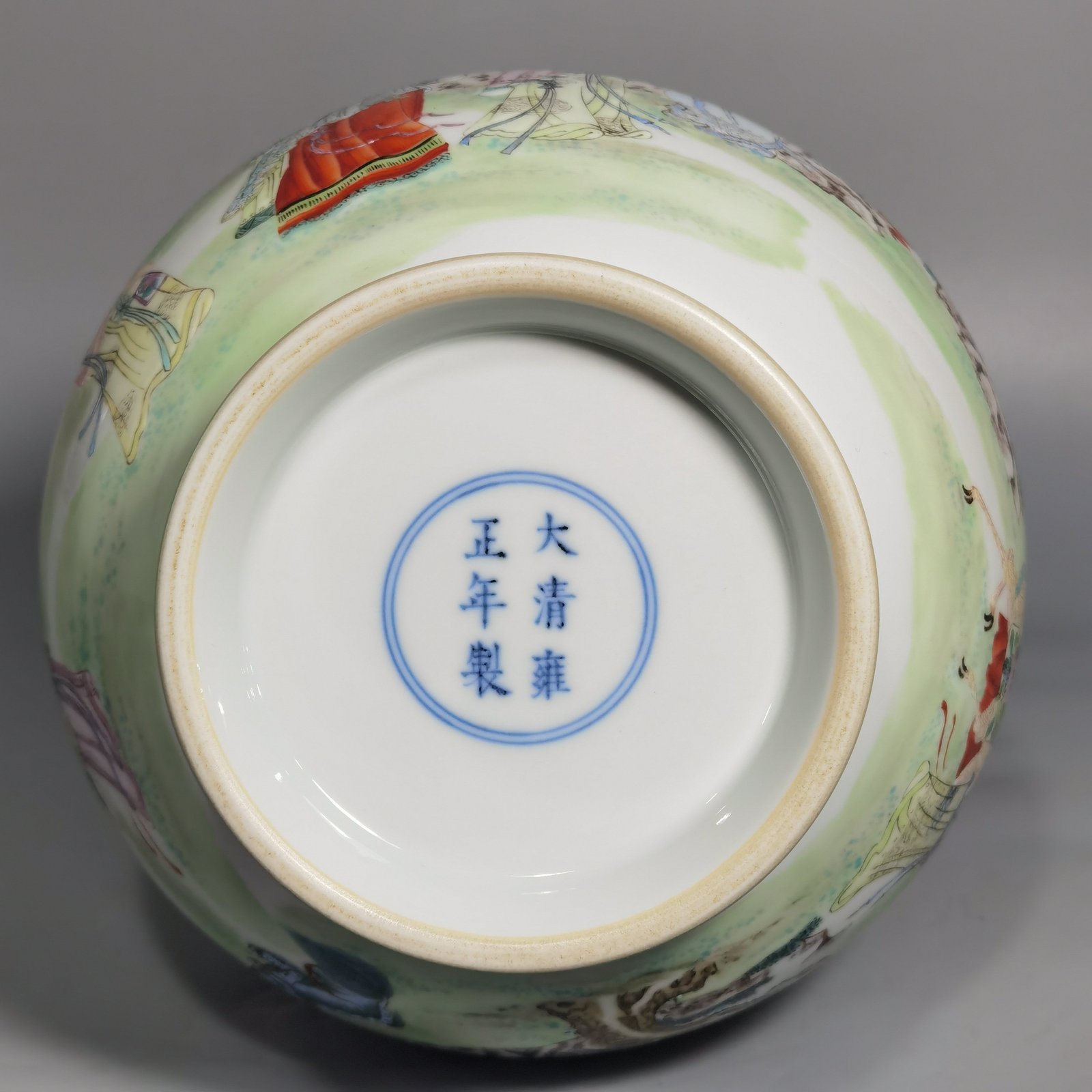 Qing Dynasty Yongzheng Pastel-colored garlic vase