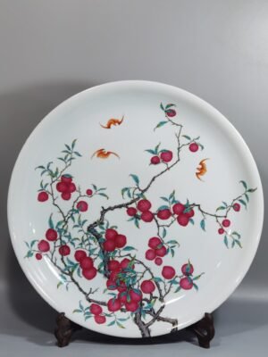 Qing Dynasty Yongzheng A piece of pastel-colored lychee pattern appreciation plate