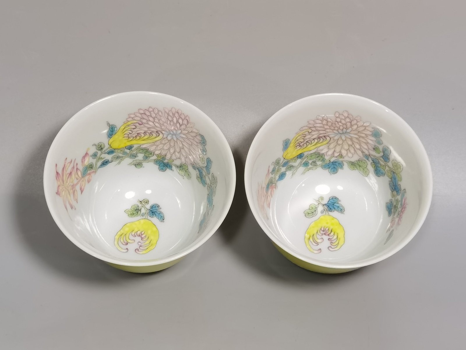 Qing Dynasty Yongzheng a pair of pastel three autumn cups with lemon yellow glaze on the outside