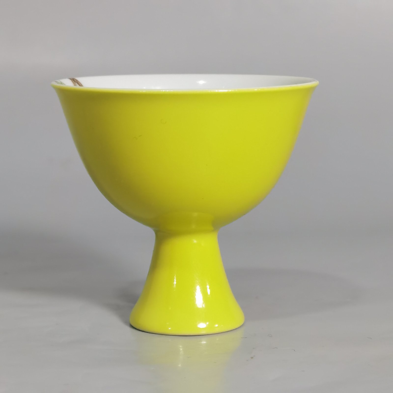 Qing Dynasty Yongzheng a pair of goblets with pastel flowers and birds