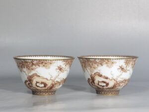 Qing Dynasty Yongzheng a pair of ink and ink paintings with mantis patterns