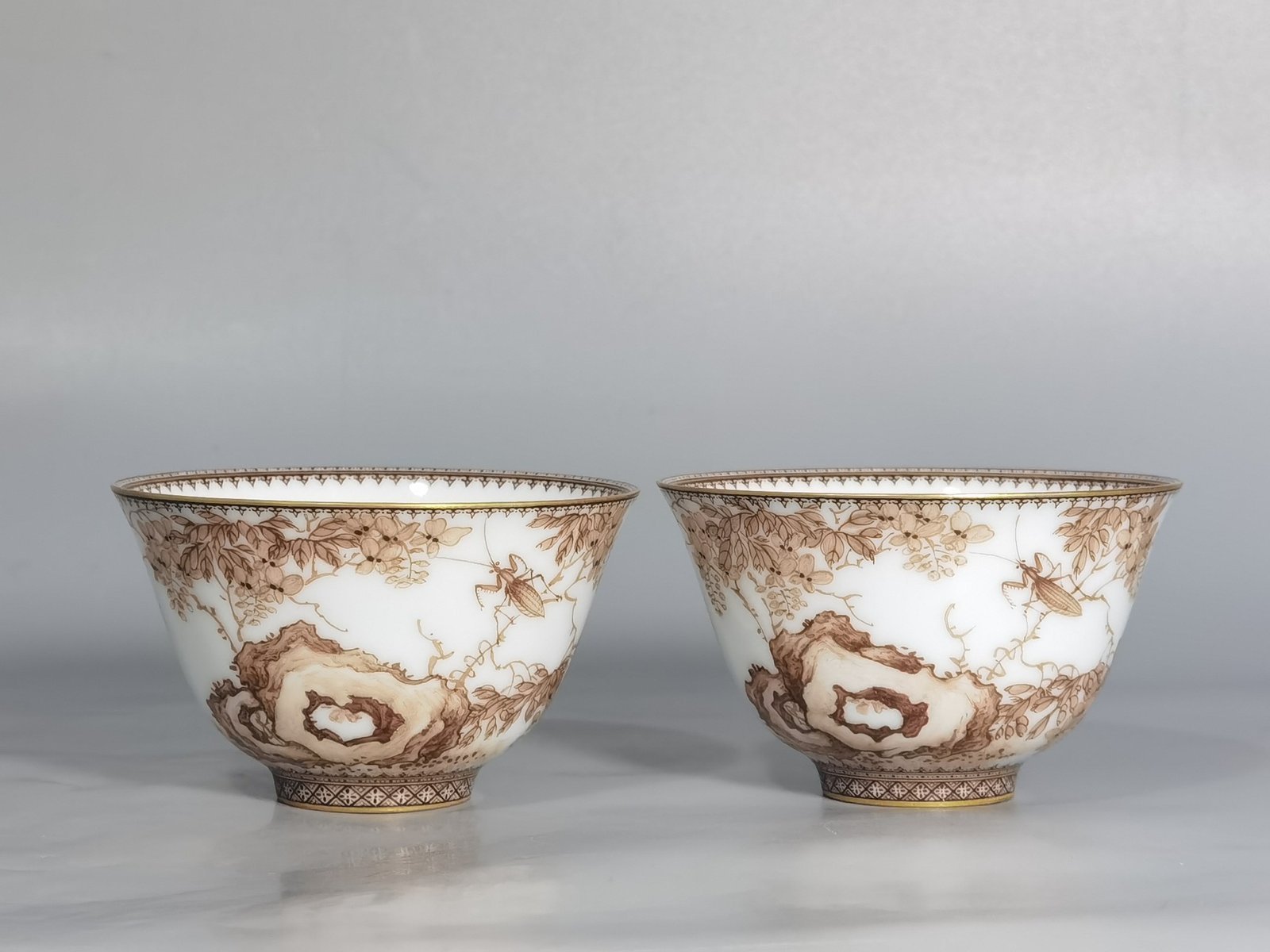 Qing Dynasty Yongzheng a pair of ink and ink paintings with mantis patterns