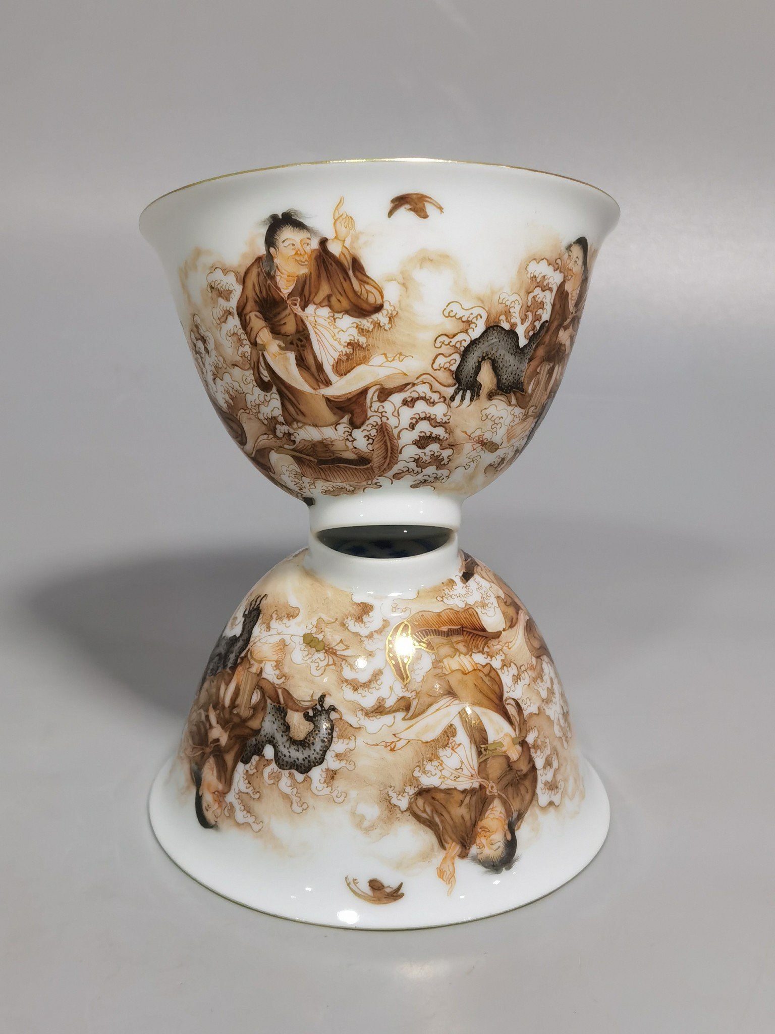 Qing Dynasty Yongzheng ink-colored bangs and golden toad with five dragons carved inside
