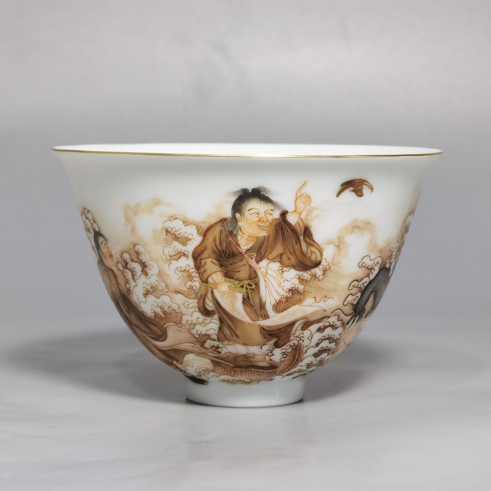 Qing Dynasty Yongzheng ink-colored bangs and golden toad with five dragons carved inside