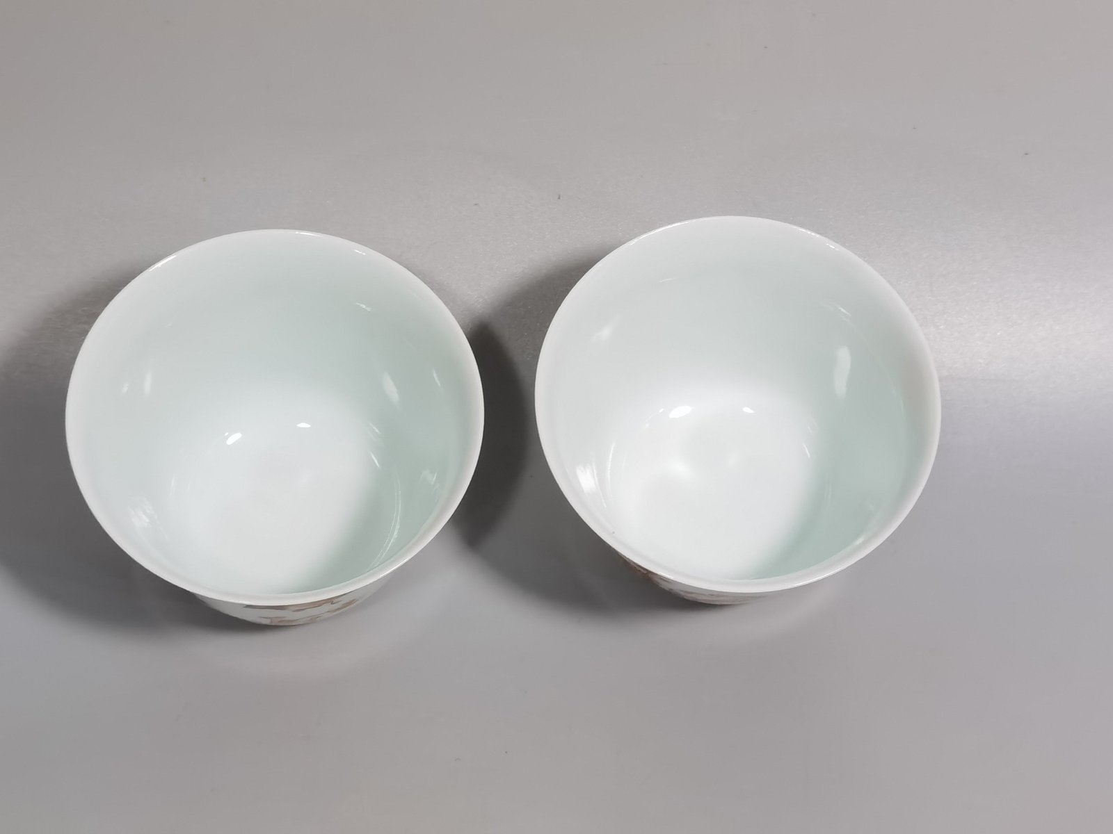 Qing Dynasty Yongzheng A pair of ink-colored ribbon cups with bird inscriptions and poems