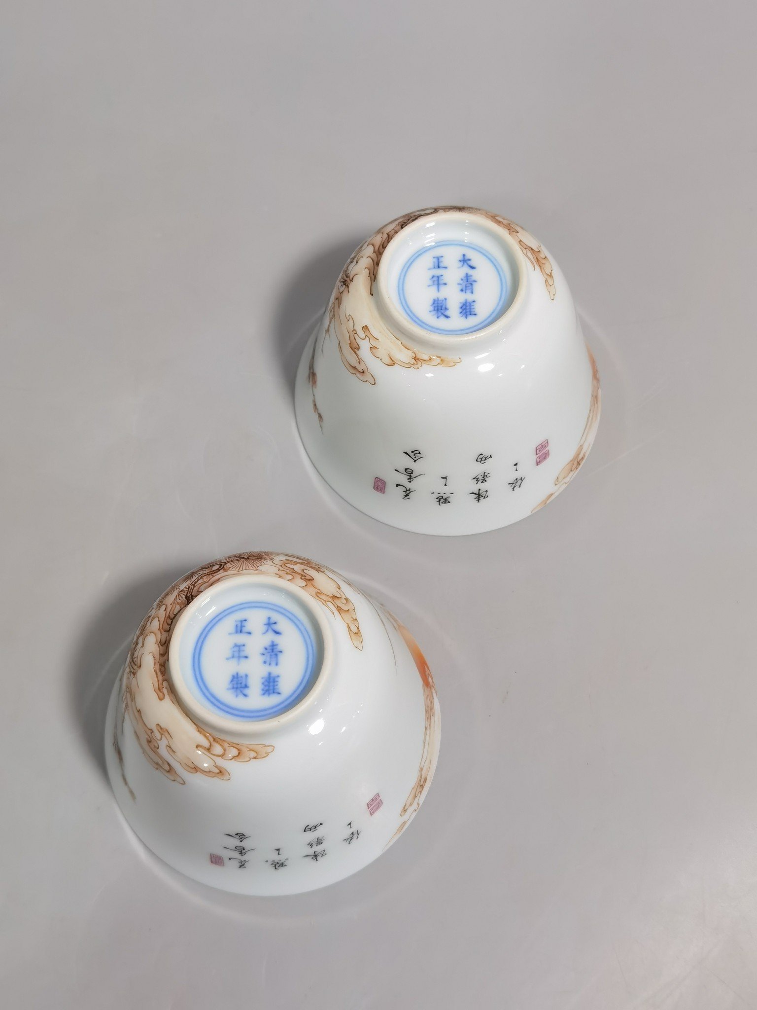 Qing Dynasty Yongzheng A pair of ink-colored ribbon cups with bird inscriptions and poems
