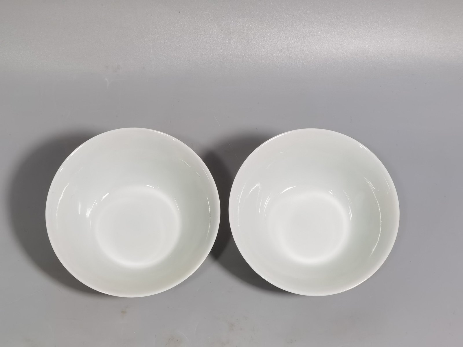 Qing Dynasty Yongzheng sustenance money pastel literati and nobles drinking horseshoe cup