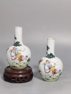 Qing Dynasty Yongzheng hand-held pastel hunting picture small celestial ball