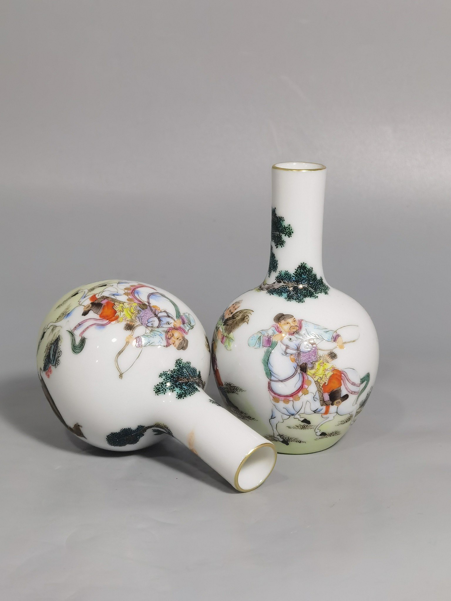 Qing Dynasty Yongzheng hand-held pastel hunting picture small celestial ball